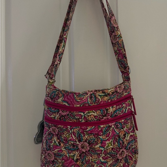 Handbags - Vera Bradley Tote